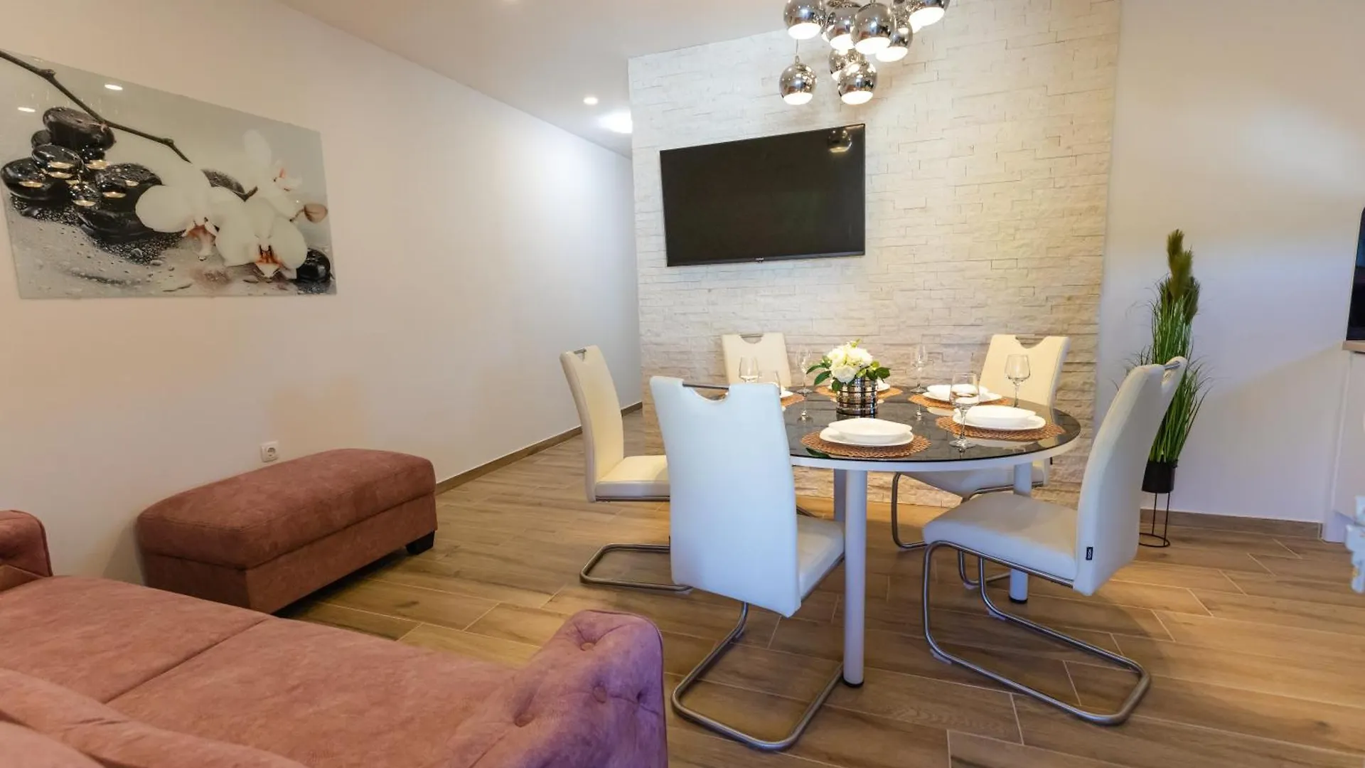 Apartman Laura 2 Vir Apartment