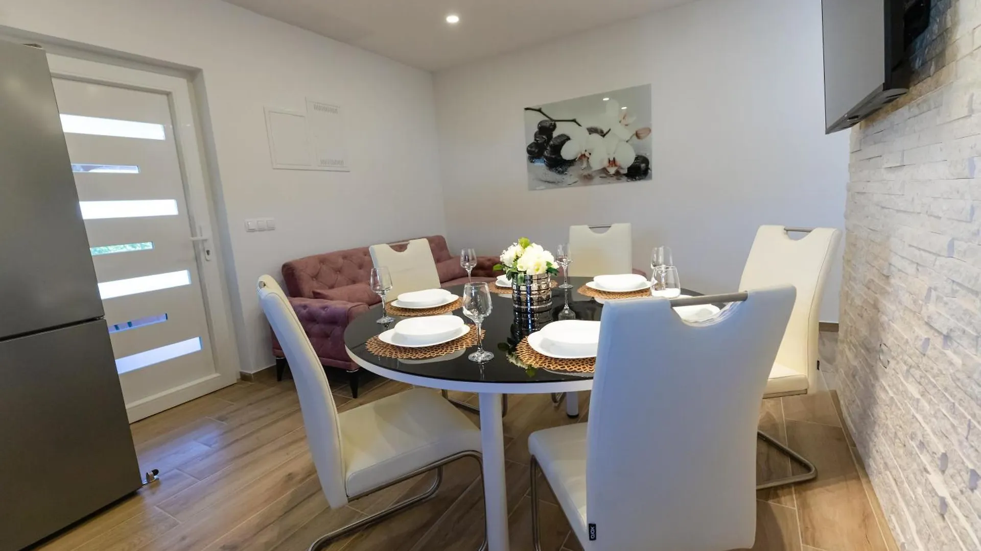 Apartment Apartman Laura 2 Vir Croatia