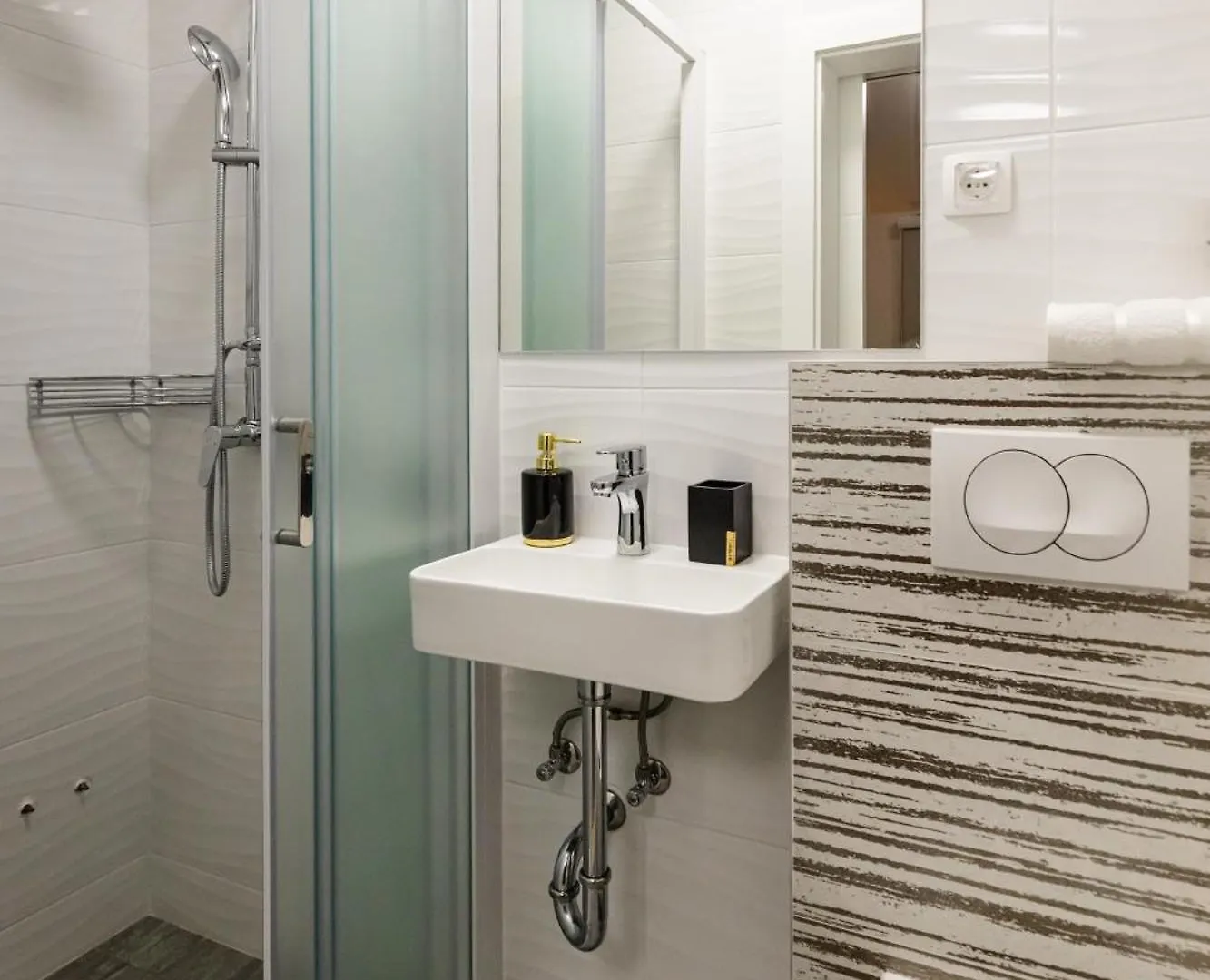 Apartment Apartman Laura 2 Vir