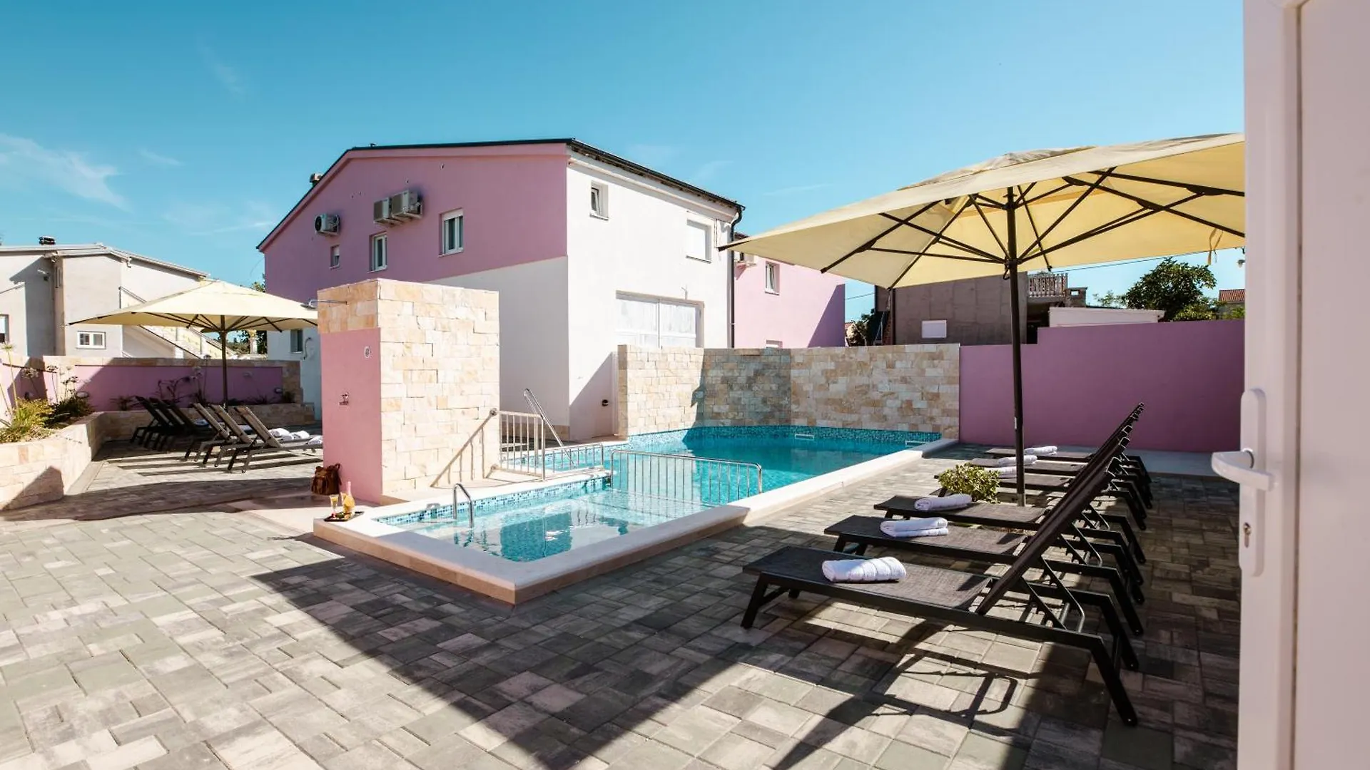 Apartman Laura 2 Vir