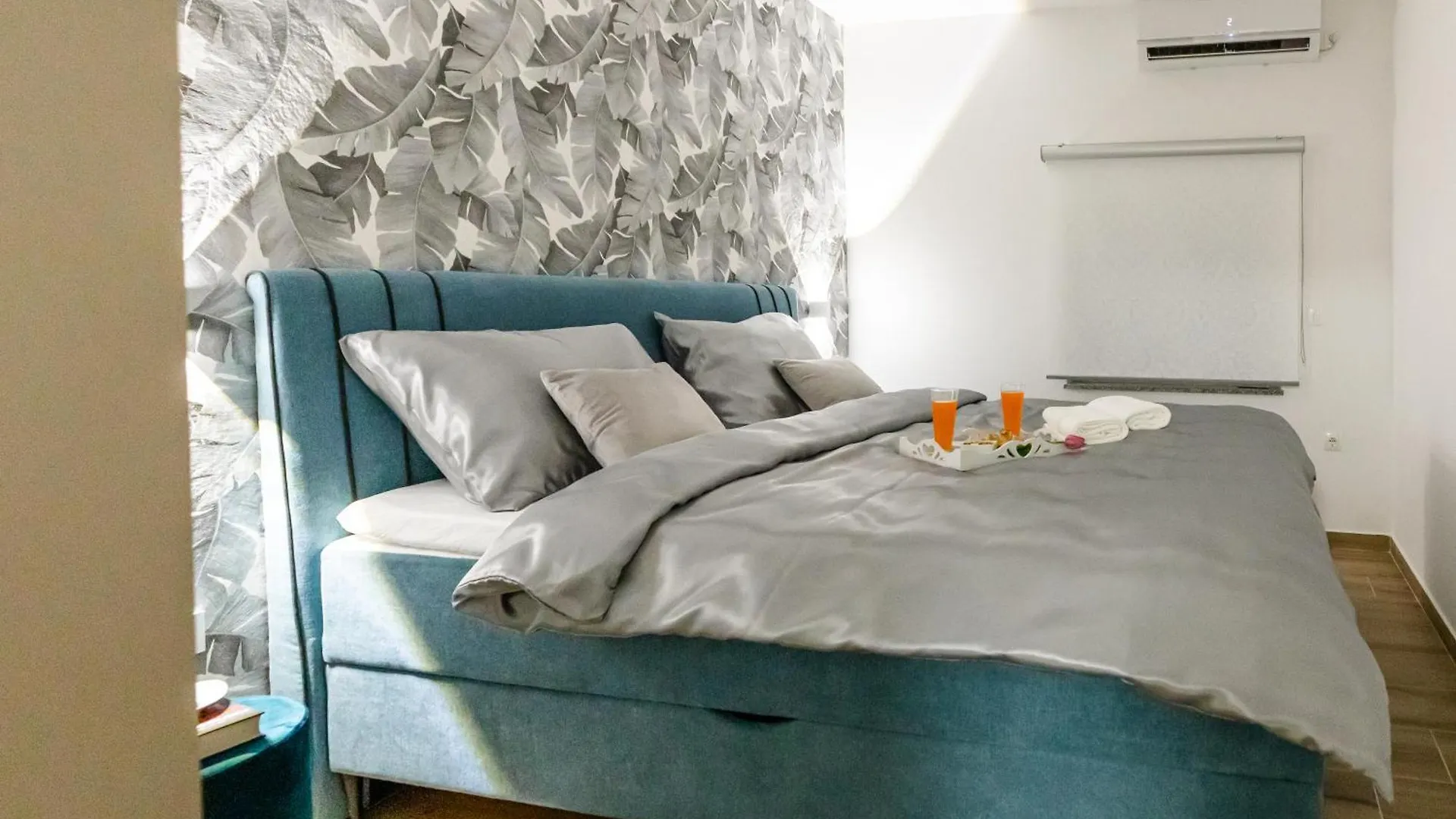 Apartman Laura 2 Vir Apartment