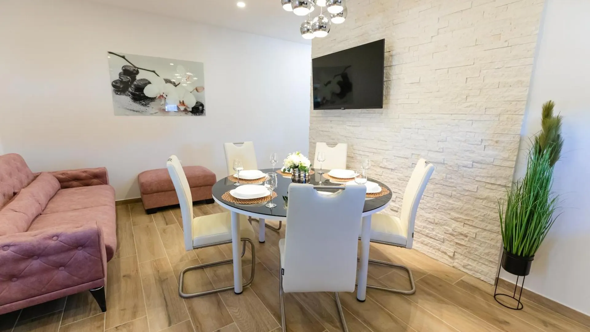 Apartment Apartman Laura 2 Vir Croatia