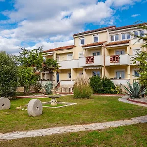 Apartments Strand Vir